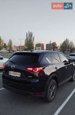 Позашляховик / Кросовер Mazda CX-5 2017 в 