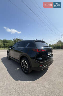 Позашляховик / Кросовер Mazda CX-5 2023 в 