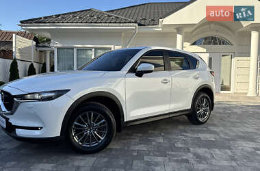 Позашляховик / Кросовер Mazda CX-5 2017 в 