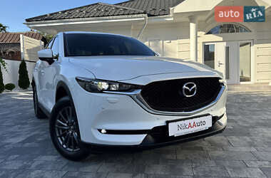 Позашляховик / Кросовер Mazda CX-5 2017 в 