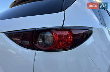 Позашляховик / Кросовер Mazda CX-5 2017 в 