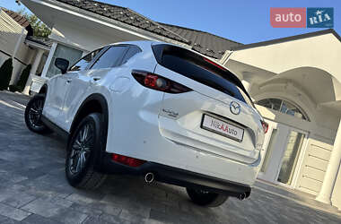 Позашляховик / Кросовер Mazda CX-5 2017 в 