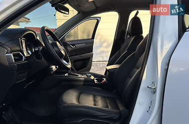 Позашляховик / Кросовер Mazda CX-5 2017 в 