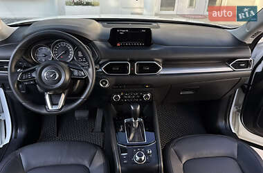 Позашляховик / Кросовер Mazda CX-5 2017 в 