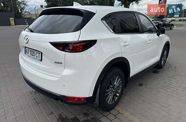 Позашляховик / Кросовер Mazda CX-5 2017 в 