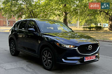 Позашляховик / Кросовер Mazda CX-5 2018 в 