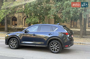 Позашляховик / Кросовер Mazda CX-5 2018 в 