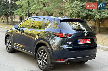 Позашляховик / Кросовер Mazda CX-5 2018 в 