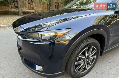 Позашляховик / Кросовер Mazda CX-5 2018 в 