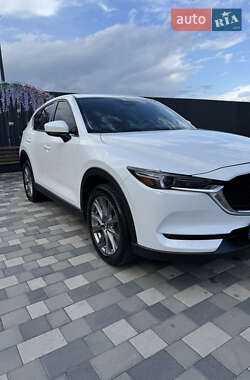 Позашляховик / Кросовер Mazda CX-5 2020 в 