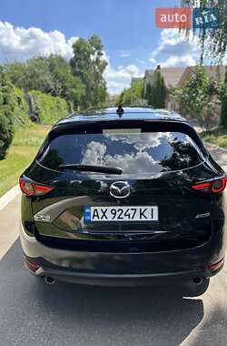 Позашляховик / Кросовер Mazda CX-5 2017 в 