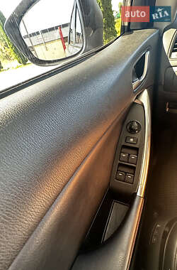 Позашляховик / Кросовер Mazda CX-5 2014 в 