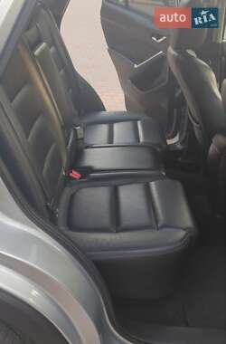 Позашляховик / Кросовер Mazda CX-5 2016 в 