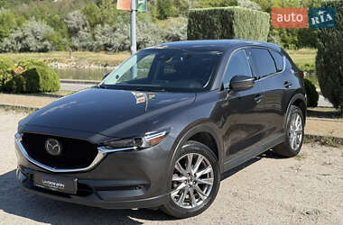 Позашляховик / Кросовер Mazda CX-5 2018 в 