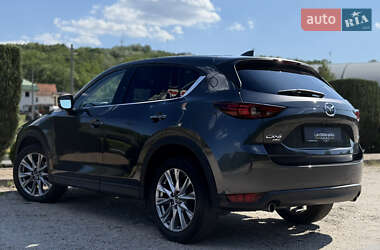 Позашляховик / Кросовер Mazda CX-5 2018 в 