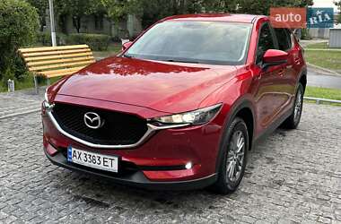 Позашляховик / Кросовер Mazda CX-5 2017 в 
