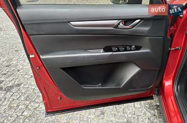 Позашляховик / Кросовер Mazda CX-5 2017 в 