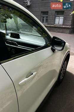 Позашляховик / Кросовер Mazda CX-5 2017 в 