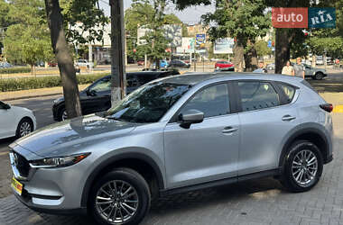 Позашляховик / Кросовер Mazda CX-5 2017 в 