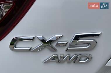 Позашляховик / Кросовер Mazda CX-5 2015 в 