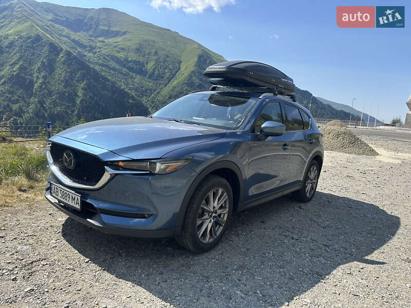 Позашляховик / Кросовер Mazda CX-5 2018 в 