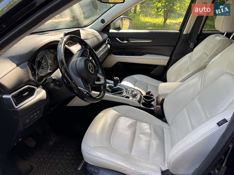 Внедорожник / Кроссовер Mazda CX-5 2017 в Киеве