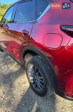 Позашляховик / Кросовер Mazda CX-5 2020 в 