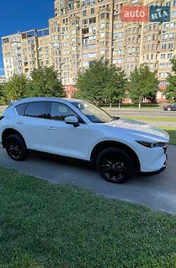 Внедорожник / Кроссовер Mazda CX-5 2023 в 