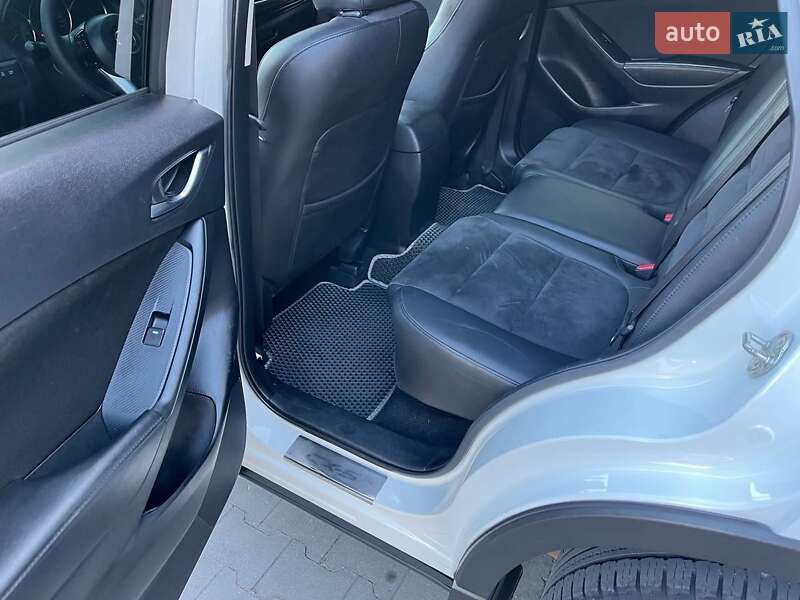 Внедорожник / Кроссовер Mazda CX-5 2015 в Казатине