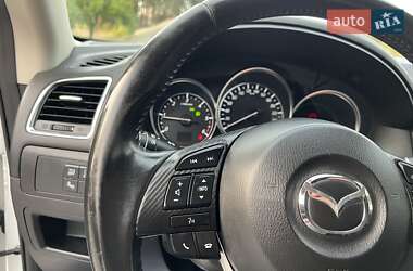 Позашляховик / Кросовер Mazda CX-5 2015 в 