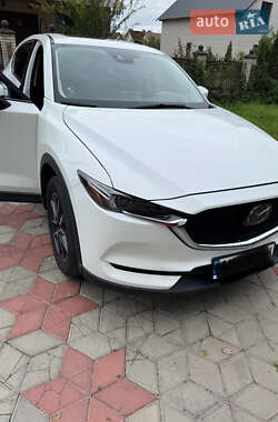 Позашляховик / Кросовер Mazda CX-5 2017 в 