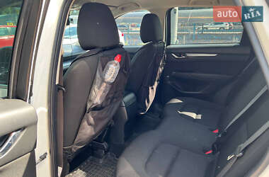 Позашляховик / Кросовер Mazda CX-5 2019 в 