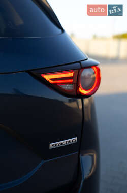 Позашляховик / Кросовер Mazda CX-5 2020 в 
