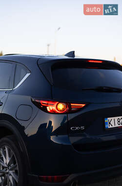 Позашляховик / Кросовер Mazda CX-5 2020 в 