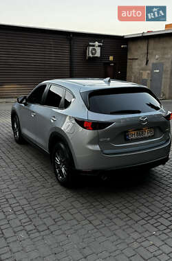 Позашляховик / Кросовер Mazda CX-5 2018 в 