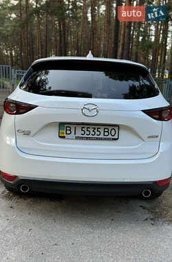 Позашляховик / Кросовер Mazda CX-5 2017 в 