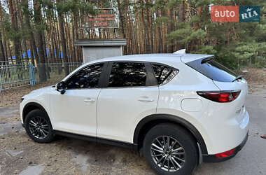 Позашляховик / Кросовер Mazda CX-5 2017 в 