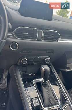 Позашляховик / Кросовер Mazda CX-5 2018 в 