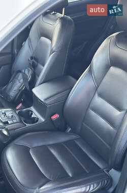 Позашляховик / Кросовер Mazda CX-5 2019 в 