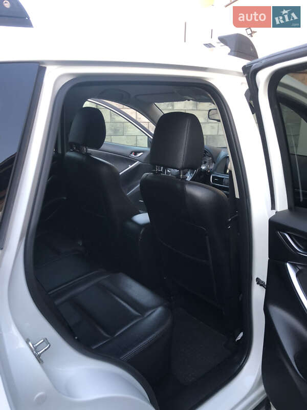 Внедорожник / Кроссовер Mazda CX-5 2015 в Ровно