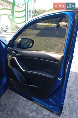 Позашляховик / Кросовер Mazda CX-5 2012 в 