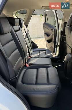Позашляховик / Кросовер Mazda CX-5 2016 в 