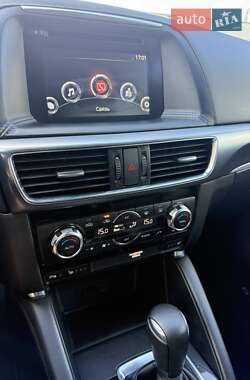 Позашляховик / Кросовер Mazda CX-5 2016 в 
