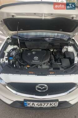 Внедорожник / Кроссовер Mazda CX-5 2017 в 