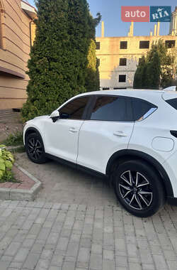 Позашляховик / Кросовер Mazda CX-5 2017 в 