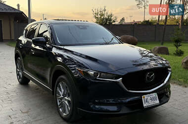 Позашляховик / Кросовер Mazda CX-5 2018 в 