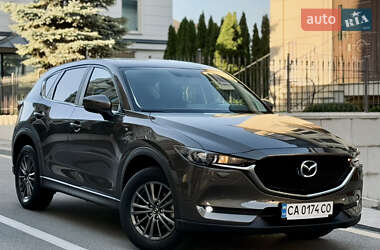 Позашляховик / Кросовер Mazda CX-5 2017 в 
