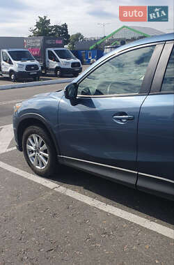 Позашляховик / Кросовер Mazda CX-5 2015 в 