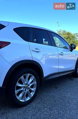 Позашляховик / Кросовер Mazda CX-5 2013 в 