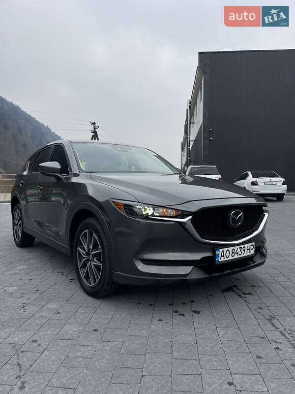 Позашляховик / Кросовер Mazda CX-5 2017 в 